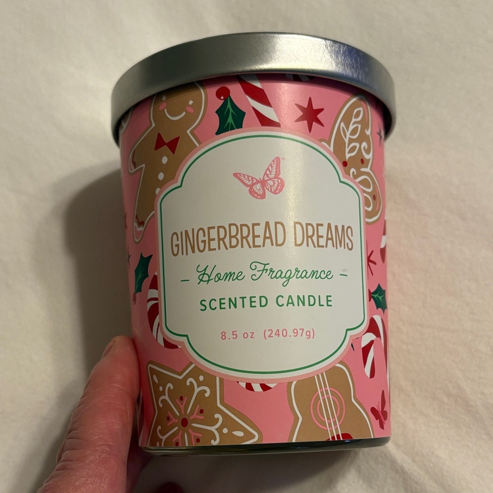 Dolly Parton Gingerbread Dreams Scented Candle